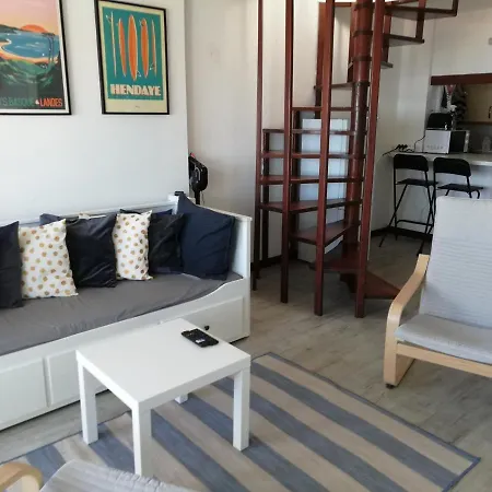 Apartment T4 A Deux Pas De La Plage Avec Parking Prive - Fr-1-239-666