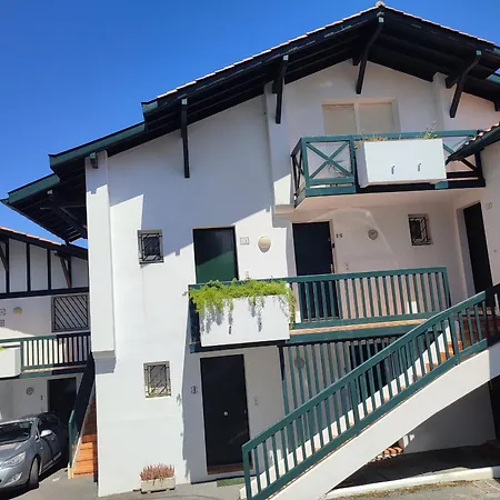 Apartment T4 A Deux Pas De La Plage Avec Parking Prive - Fr-1-239-666 Hendaye