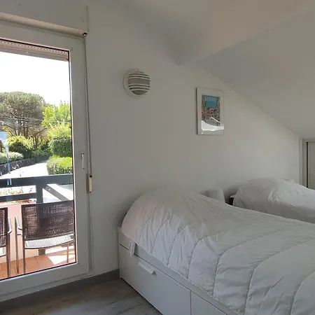 Apartment T4 A Deux Pas De La Plage Avec Parking Prive - Fr-1-239-666